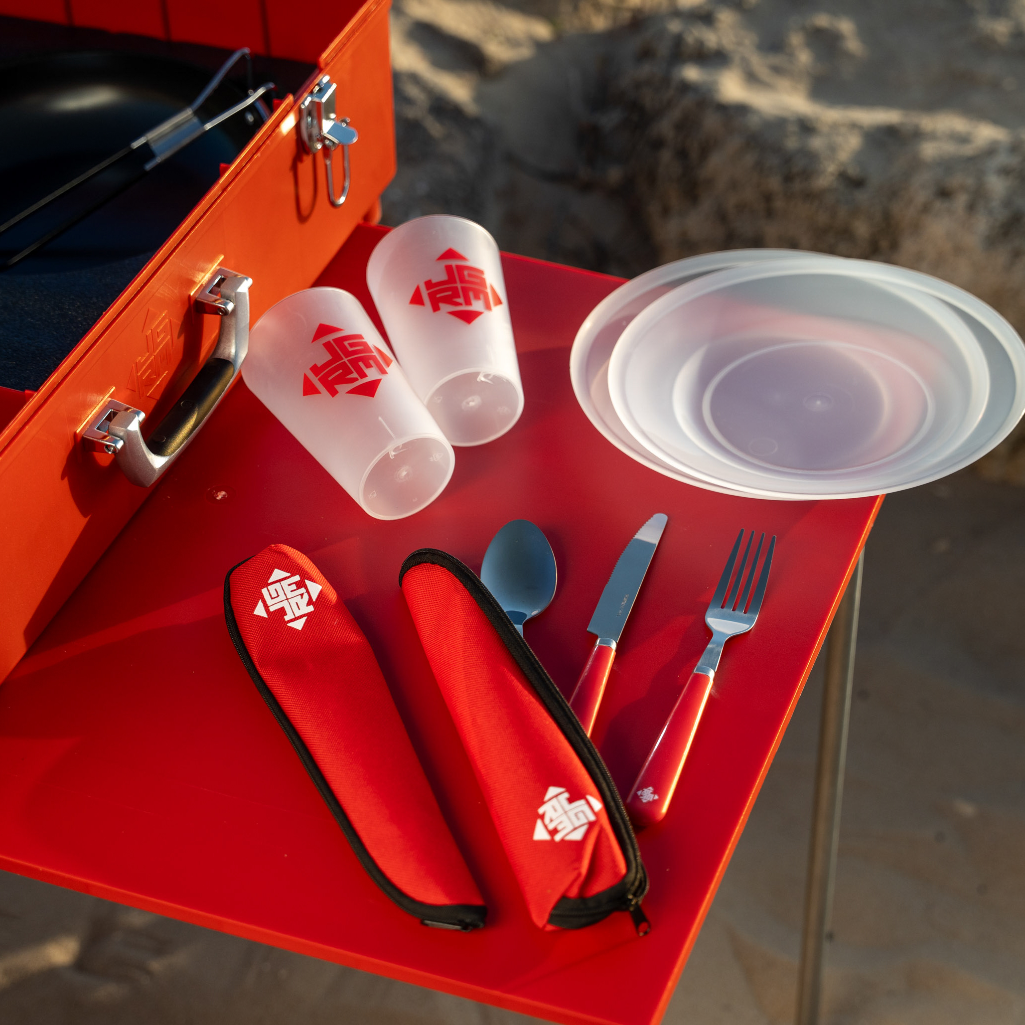 <h2 class="title_acces" style="text-align: left;">JGRM - <span class="highlight">NAO1</span> - Table de pique-nique et sa cuisine intégrée</h2> – Image 9
